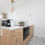 Nowoczesne Z Balkonem Kolejowa Nu Wola By Renters * Warsaw