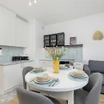 Apartment Nowoczesne Z Balkonem Kolejowa Nu Wola By Renters *