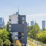 Nowoczesne Z Balkonem Kolejowa Nu Wola By Renters