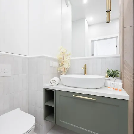 Nowoczesne Z Balkonem Kolejowa Nu Wola By Renters *