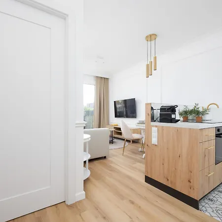 Nowoczesne Z Balkonem Kolejowa Nu Wola By Renters