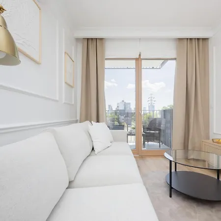 Nowoczesne Z Balkonem Kolejowa Nu Wola By Renters