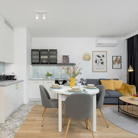 Appartamento Nowoczesne Z Balkonem Kolejowa Nu Wola By Renters *
