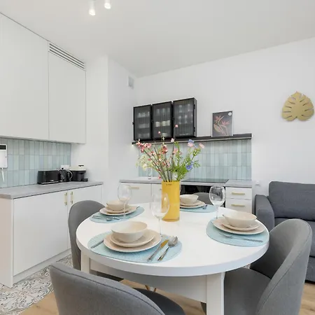 Appartamento Nowoczesne Z Balkonem Kolejowa Nu Wola By Renters *
