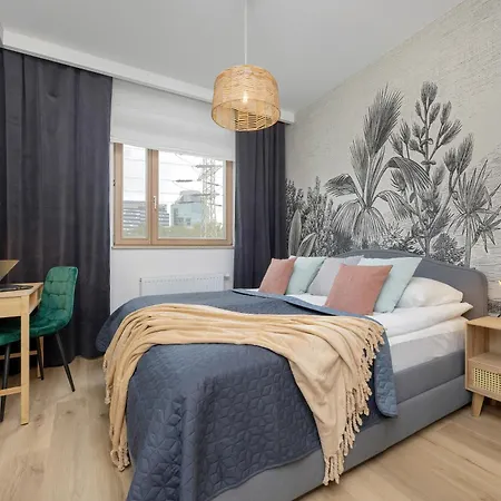 Nowoczesne Z Balkonem Kolejowa Nu Wola By Renters *