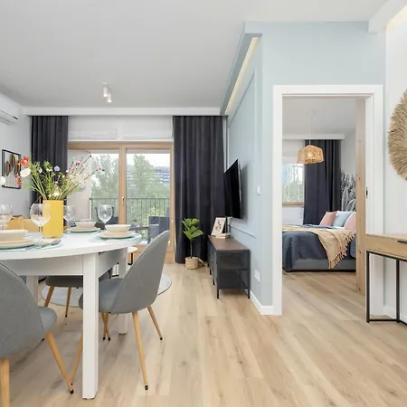Nowoczesne Z Balkonem Kolejowa Nu Wola By Renters Варшава