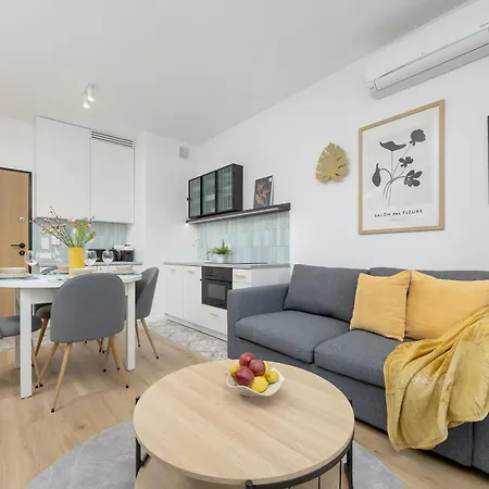 Апартаменты Nowoczesne Z Balkonem Kolejowa Nu Wola By Renters Варшава