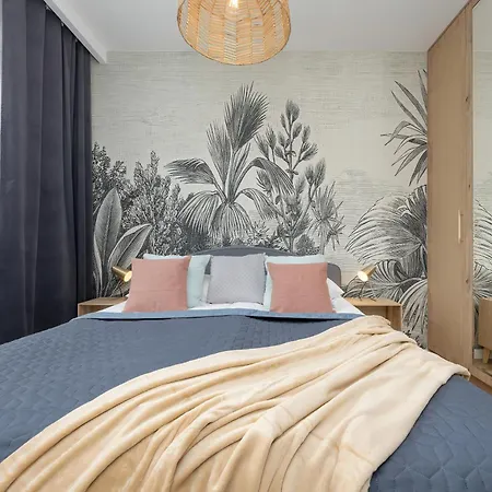 Nowoczesne Z Balkonem Kolejowa Nu Wola By Renters