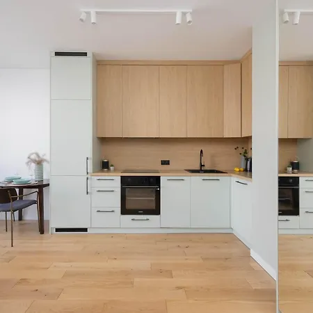 Nowoczesne Z Balkonem Kolejowa Nu Wola By Renters Varsovia