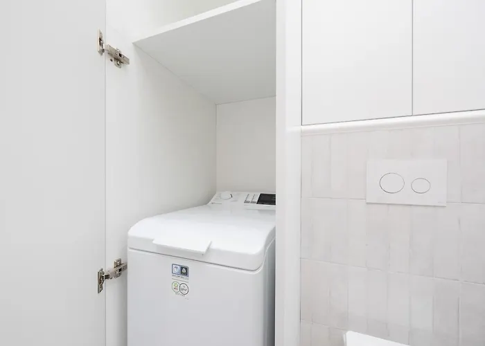 Nowoczesne Z Balkonem Kolejowa Nu Wola By Renters Warsaw