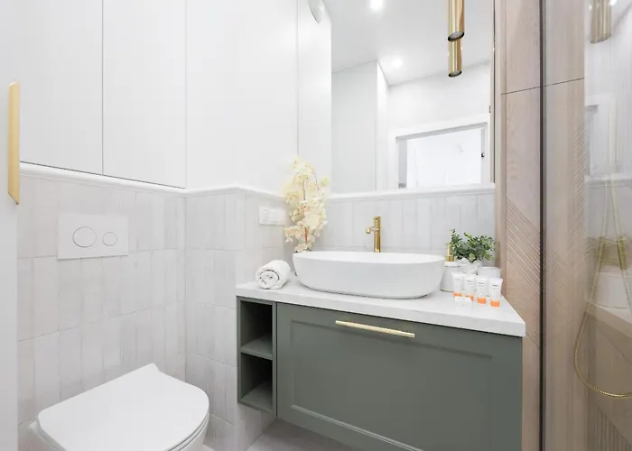 Nowoczesne Z Balkonem Kolejowa Nu Wola By Renters *