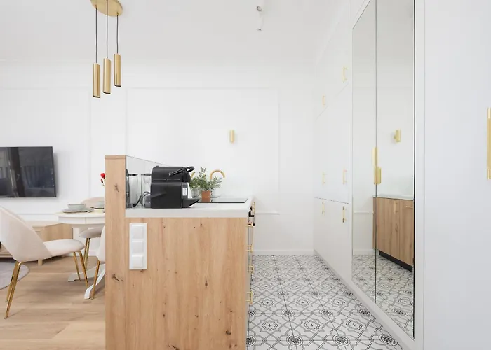 Nowoczesne Z Balkonem Kolejowa Nu Wola By Renters Warsaw