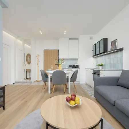 Nowoczesne Z Balkonem Kolejowa Nu Wola By Renters Appartamento
